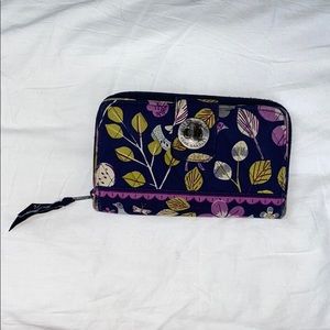 Vera Bradley nature patterned clutch